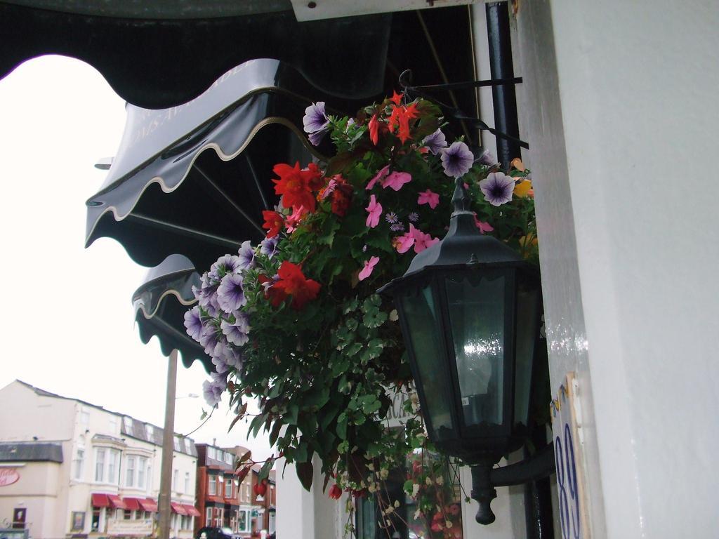 Cadeby Lodge Blackpool Exteriör bild